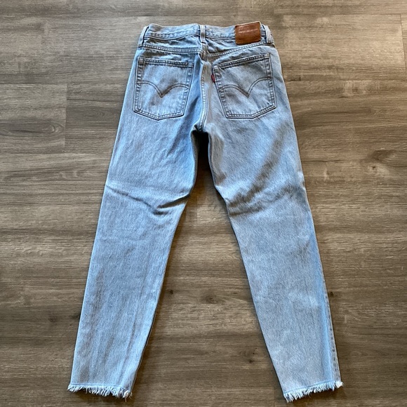 Levi’s Wedgie Fit Jeans - Picture 2 of 6